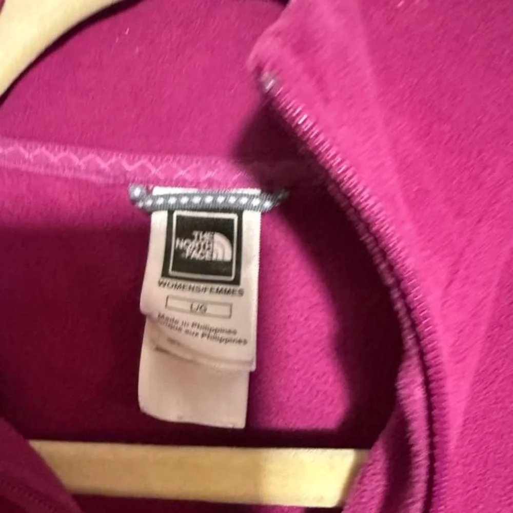 The North Face Women's Fuchsia Fleece Jacket - Picture 4 of 4